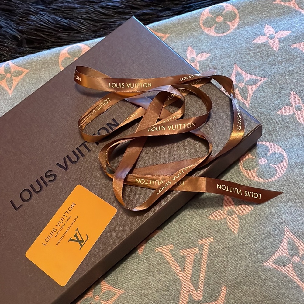 Authentic Louis Vuitton scarf/wrap. - Picture 2 of 3